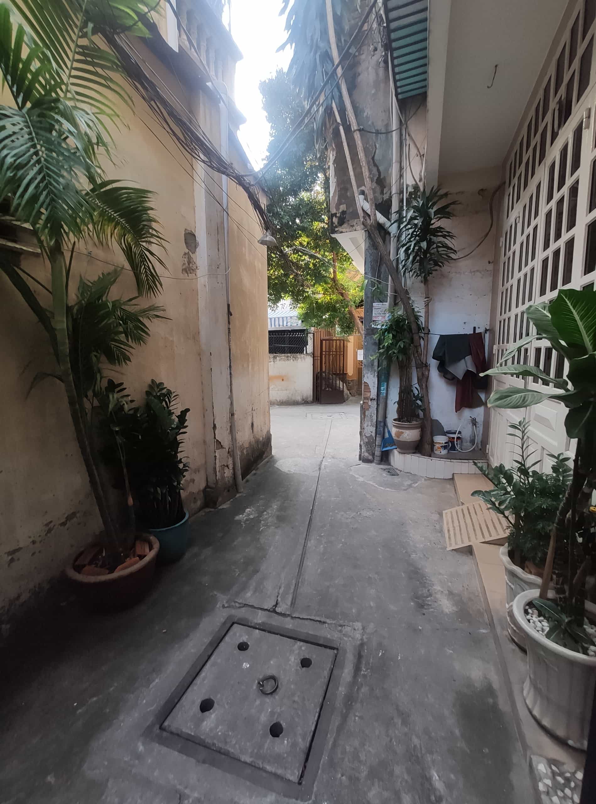 Nhà hẻm 3 lầu phường Nguyễn Cư Trinh quận Nhất