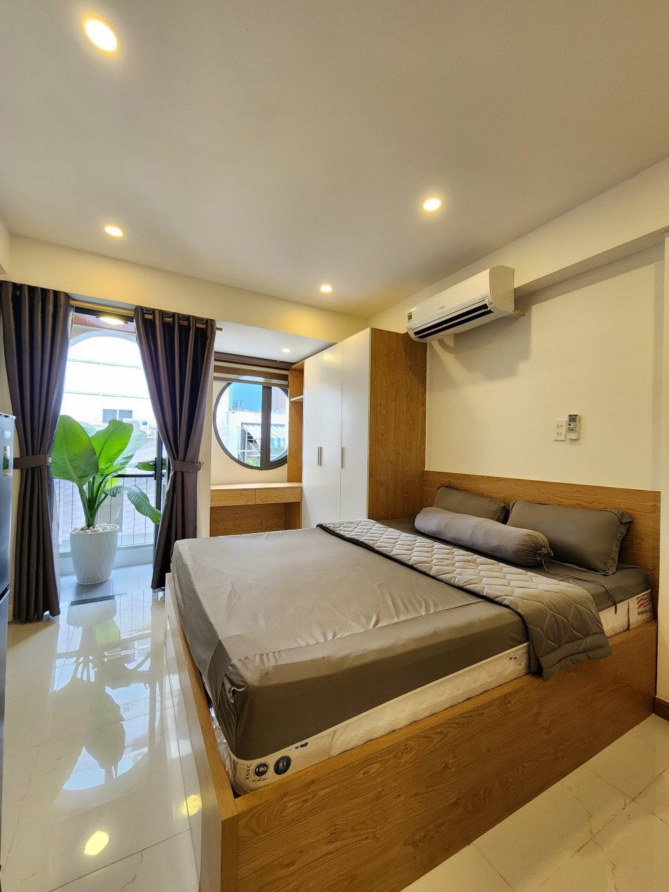 Bán nhà làm CHDV đường XVNT gần Hàng Xanh