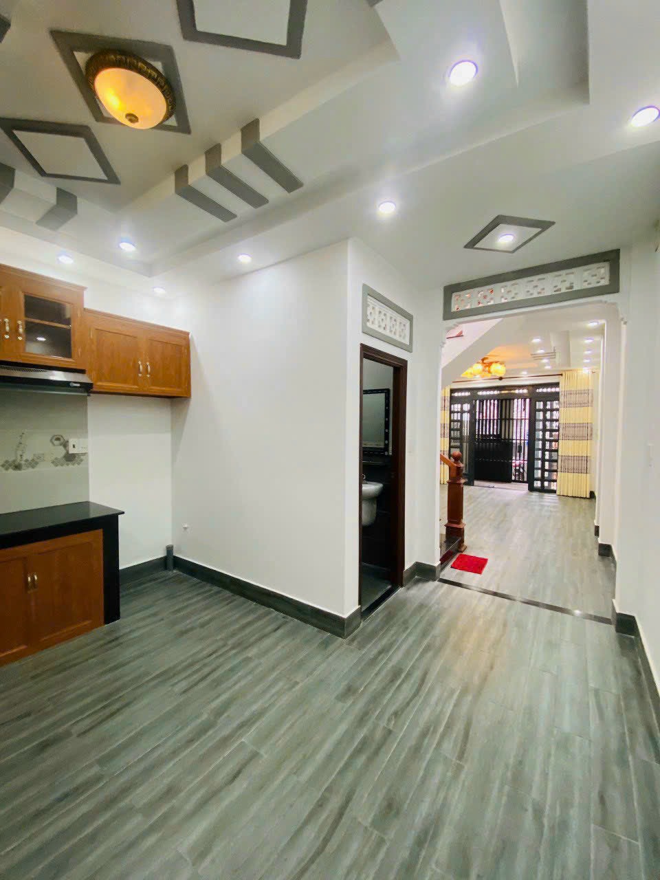 Nhà hẻm Phan Huy Ích ngay khu buôn bán đông đúc nhất