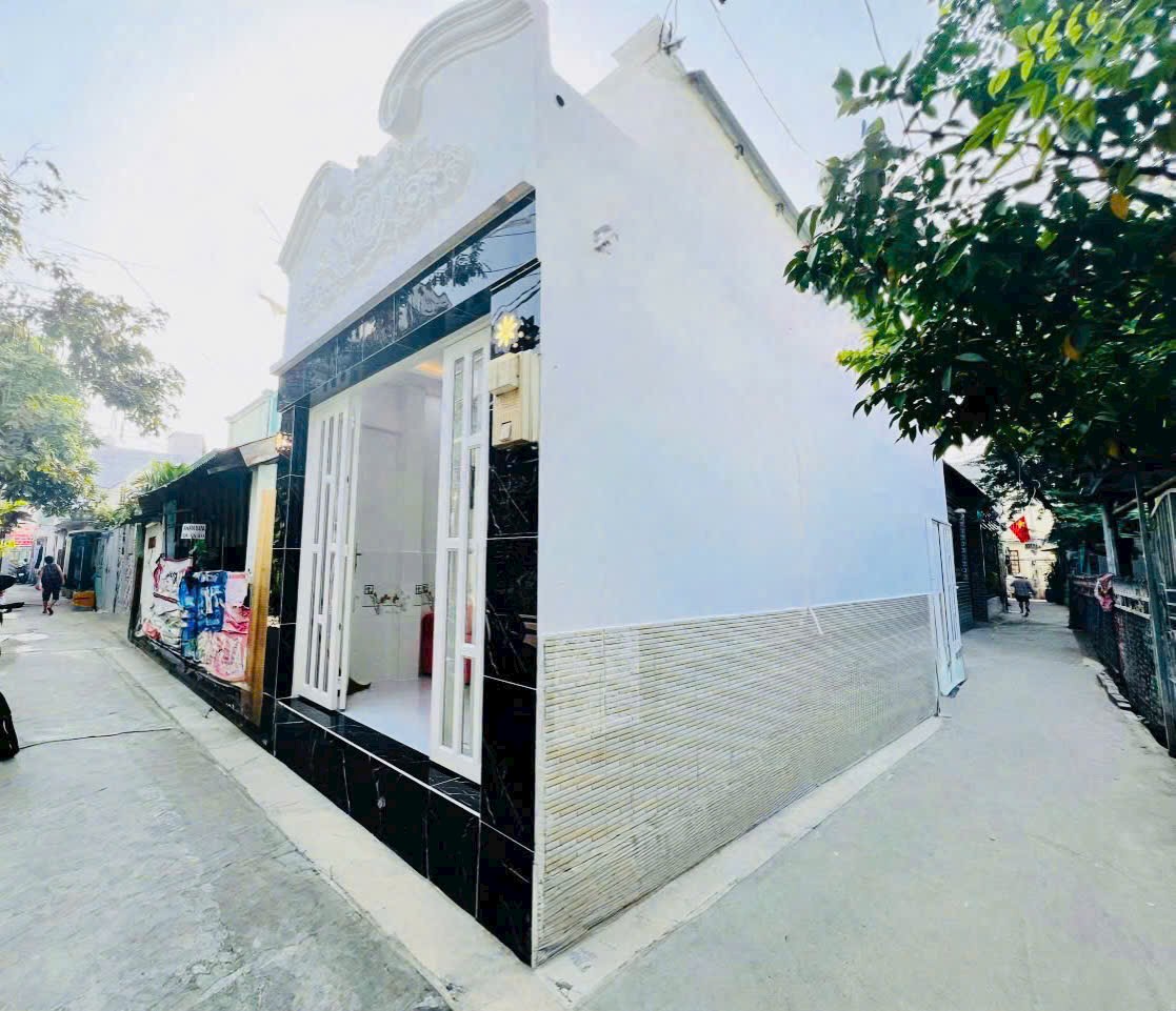 Nhà cấp 4 ngay chợ cầu Phú Xuân, DT 3,5mx10m vuông vức